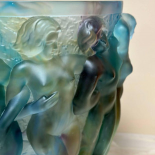 Ваза Lalique Bacchantes 34 см цветная