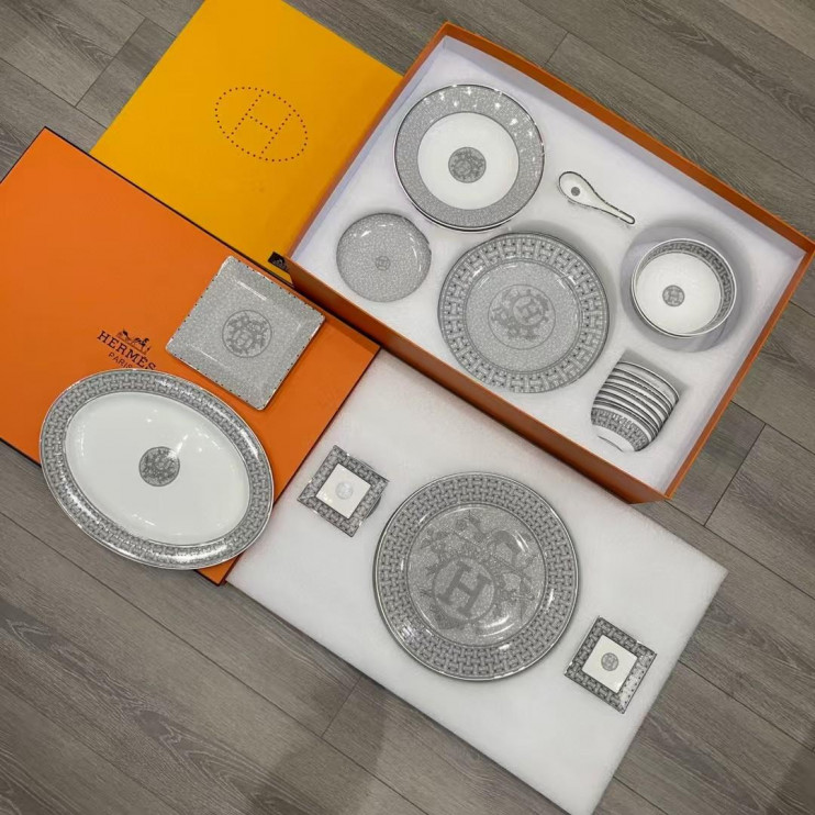 Столовый сервиз Hermes Mosaique au 24 Platinum на 6 персон, 43 предмета 