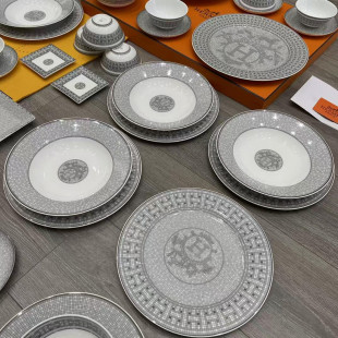 Столовый сервиз Hermes Mosaique au 24 Platinum на 6 персон, 43 предмета 