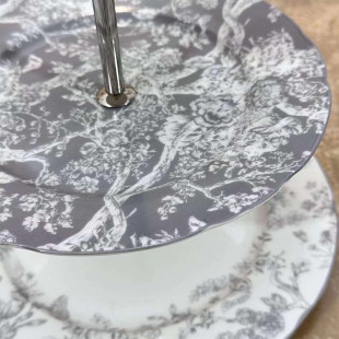 Трехъярусная подставка для торта Dior Toile de Jouy бежевая