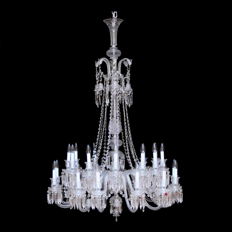 Блестящая хрустальная люстра Baccarat